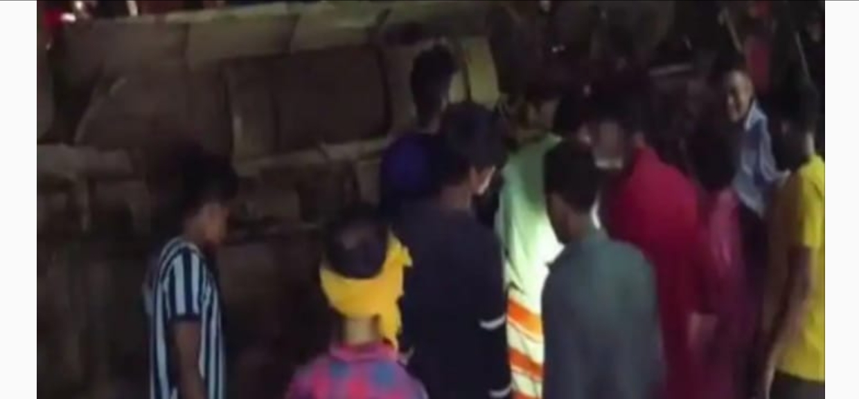 ഛത്തീസ്ഗഢിൽ ബസ് കൊക്കയിലേക്ക് മറിഞ്ഞുണ്ടായ അപകടത്തിൽ 15 പേർ മരിച്ചു